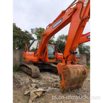 Escavadeira Doosan DH220 feita na Coreia